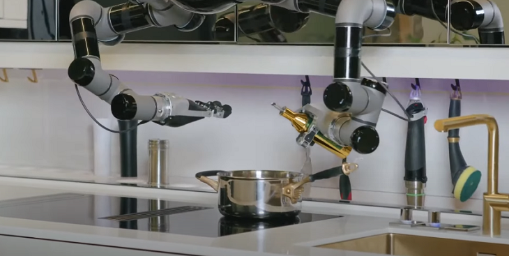 Cocina Robótica, robot añadiendo ingredientes
