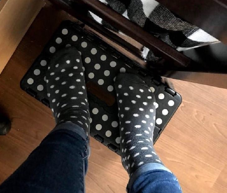 Funny pictures of household items, animals, and people that camouflaged, Polka dot socks on a polka dot carpet