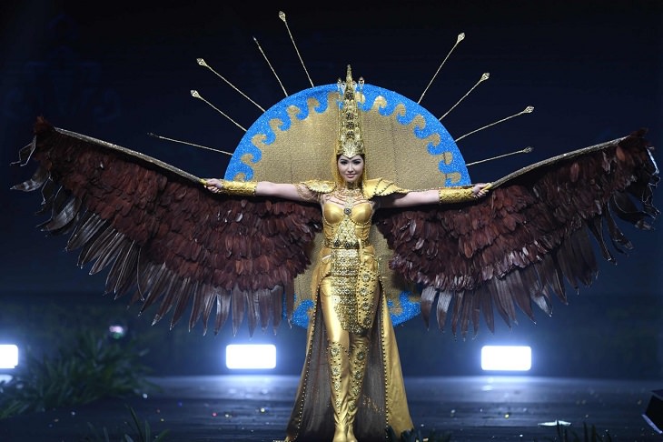 Magnificent, impressive and creative dresses and outs for the Miss Universe National Costume Show of 2017, 2018 and 2019, Sabina Azimbayeva, Miss Kazakhstan, 2018