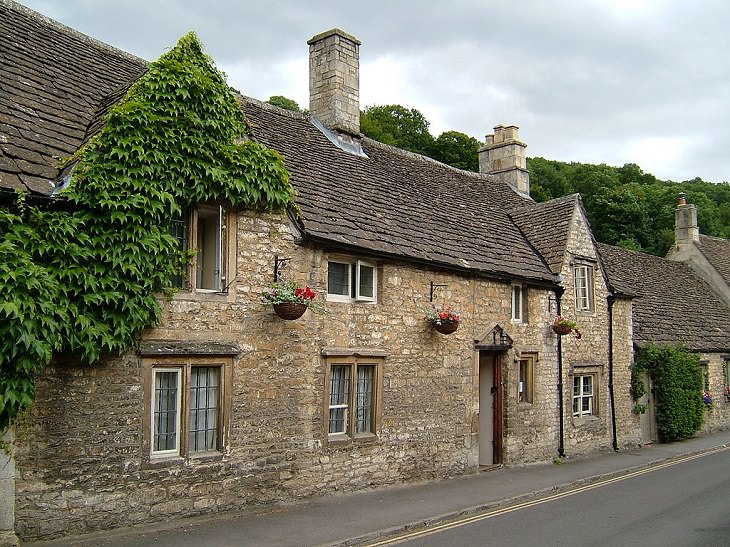 Beautiful Villages in the UK Castle Combe