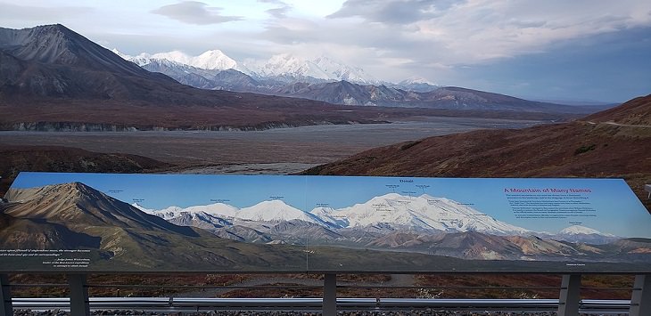 Different types of beautiful glaciers found all across Alaska, U.S.A, Traleika Glacier, a glacier in the Denali National Park and Preserve, Alaska