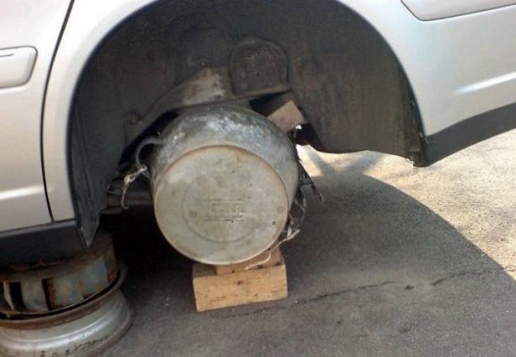 Strange, odd and weird things only found in Russia, fake spare tire