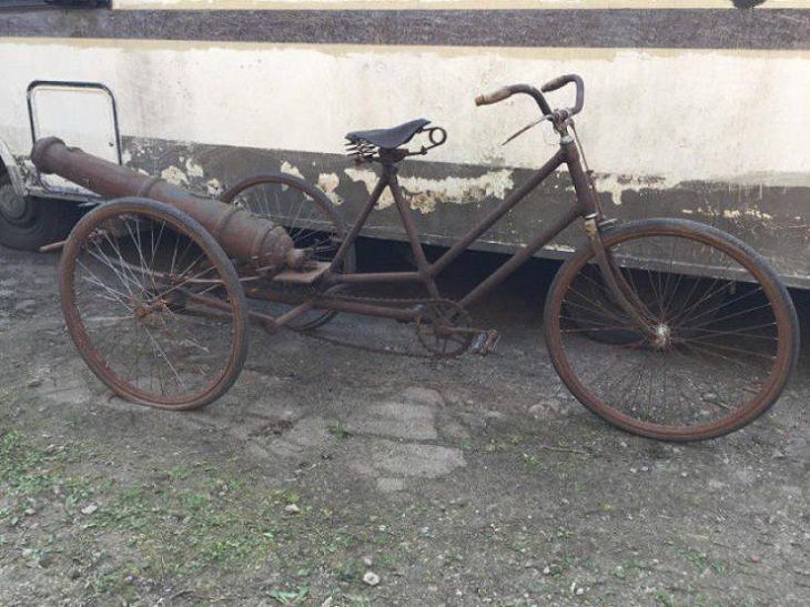 Strange, odd and weird things only found in Russia, cycle with a cannon attached to it