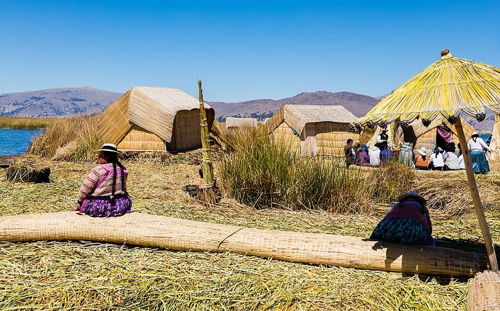 Sights, ruins, and things to see at Lake Titicaca on the Peru Bolivia border, Uros Floating Islands in Peru