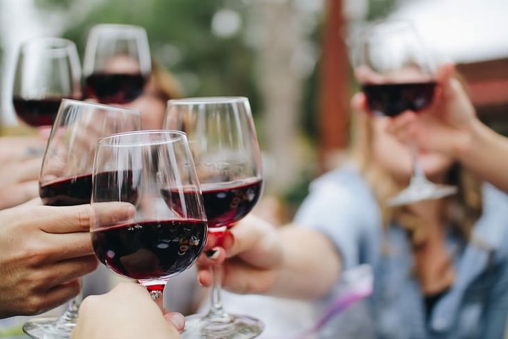 foods that cause constipation people drinking red wine
