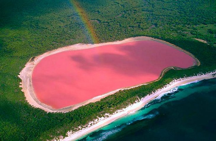 Lake Hillier, Australia