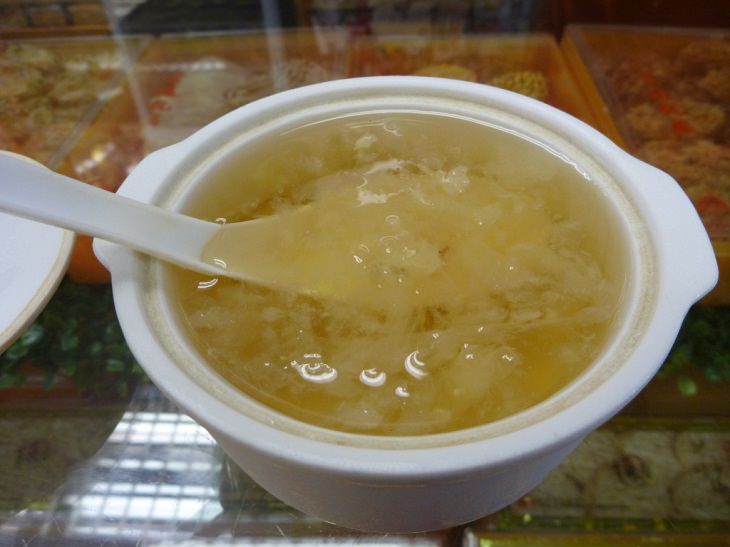 Strange, weird, odd and unusual foods, recipes and ingredients from different countries around the world, Bird’s Nest Soup, popular in Southeast Asian countries and made from the nest of swiftlet birds, that use an edible gummy saliva to build it