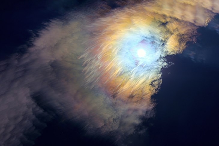 Photographs awarded Winner, Runner Up and Highly Commended in the Insight Investment Astronomy Photographer of the Year Competition 2019 organized by the Royal Observatory Greenwich, Highly Commended, Category: Our Moon, Seven-colour Feather of the Moon, by Yiming Li