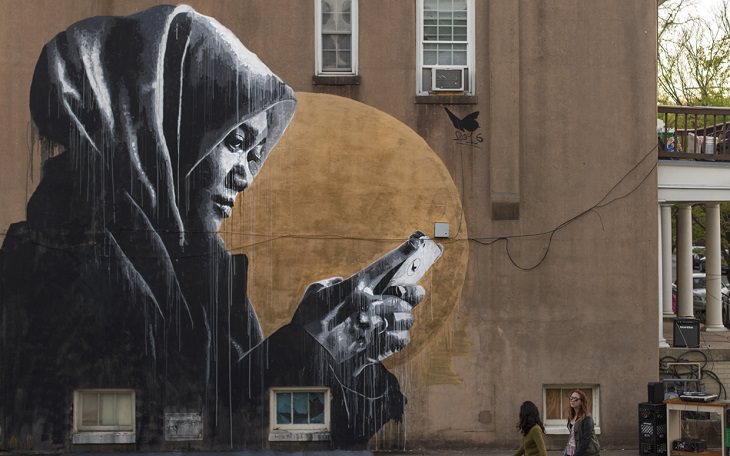 The best and most beautiful street art murals in all states across the United States of America, that send messages of culture, history and community, Virginia, Richmond, Girl With Phone, by Nils Westergard