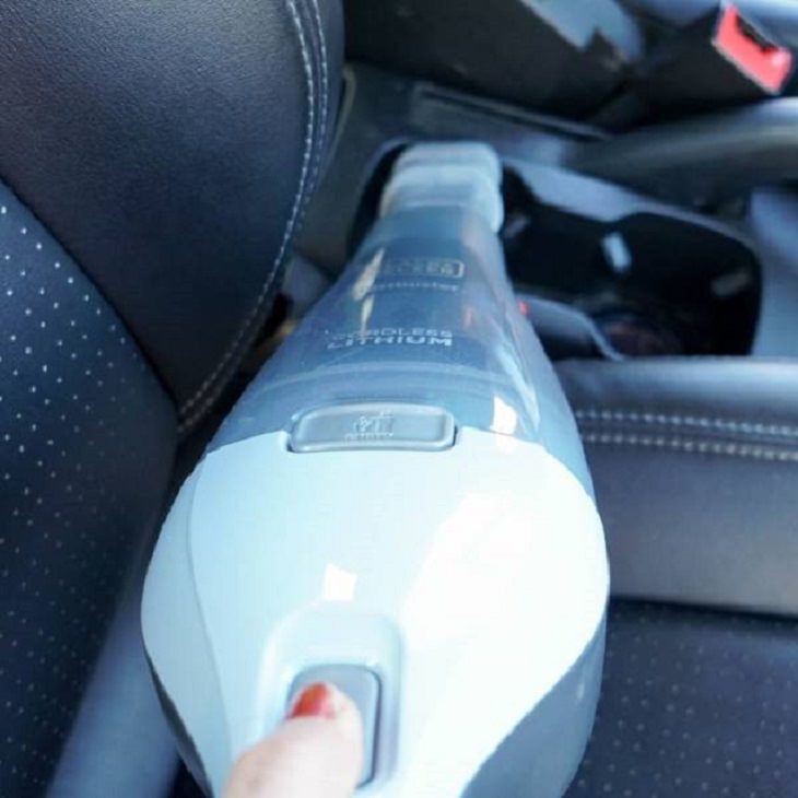Handy tips and tricks for every car owner and driver, keep a hand vacuum in the car