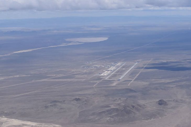 Photographs taken by private and commercial pilot from California, Gabriel Zeifman, while flying legally over mysterious Area 51 (United States Air Force Facility Homey Airport (KXTA) and Groom Lake)