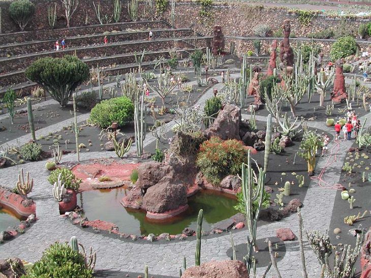 Photographs of the best sights and destinations in Lanzarote, one of the most popular islands in Spain’s Canary Islands, Jardin de Cactus Kaktusgarten, the cactus garden in the village of Guatiza