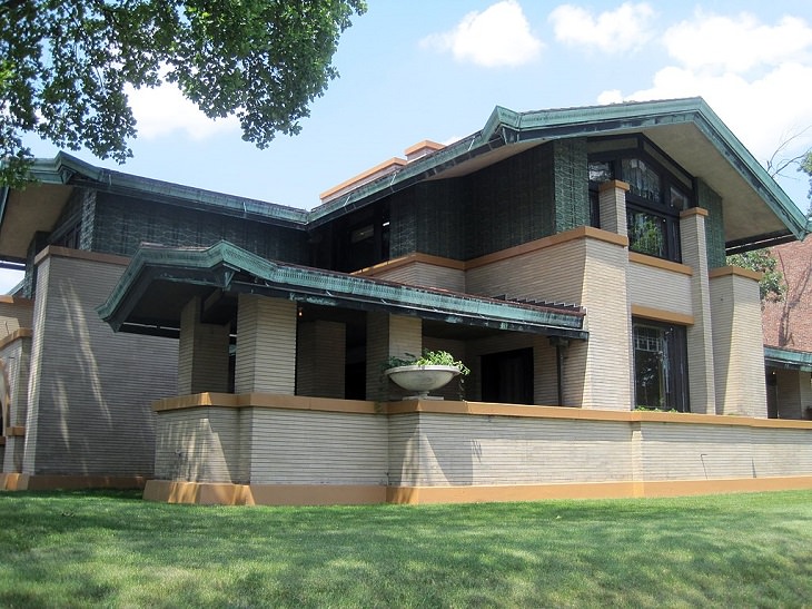 Houses and buildings designed by architect Frank Lloyd Wright, pioneer of organic architecture, prairie school homes and textile block buildings, Dana-Thomas House Susan Lawrence Dana House, Illinois 200 great places