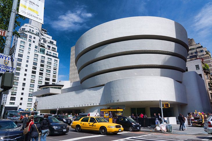 Houses and buildings designed by architect Frank Lloyd Wright, pioneer of organic architecture, prairie school homes and textile block buildings, Solomon R. Guggenheim Museum, Manhattan, New York City, New York