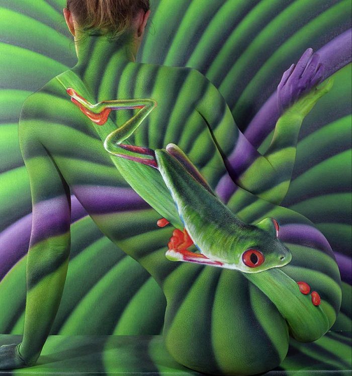 Beautiful works of body art which are painted to give the illusion of things in nature and the world, frog, Craig Tracy