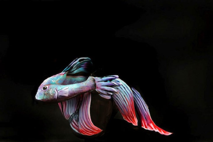 Beautiful works of body art which are painted to give the illusion of things in nature and the world, Gesine Marwedel, fighter fish