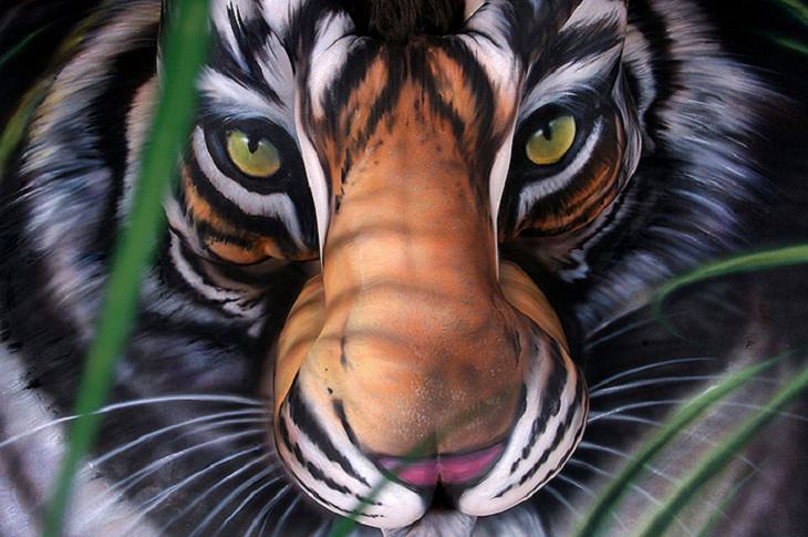 Beautiful works of body art which are painted to give the illusion of things in nature and the world, Craig Tracy, Tiger