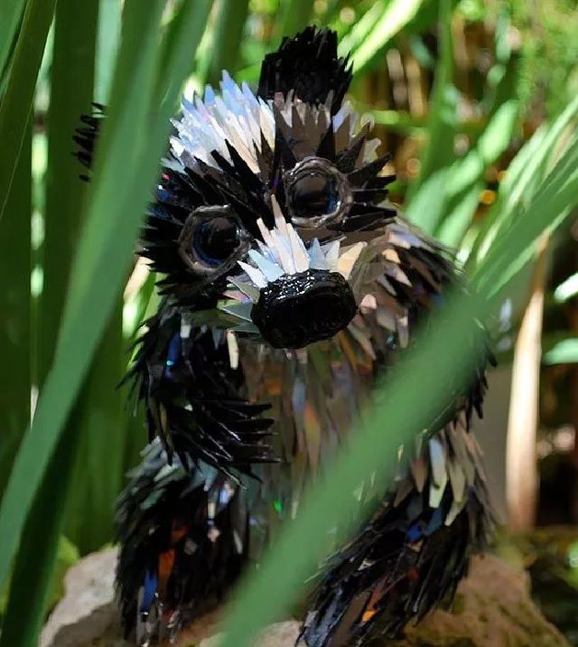 Animal sculptures by Sean Avery made from recycled CD’s