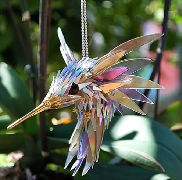 Animal sculptures by Sean Avery made from recycled CD’s