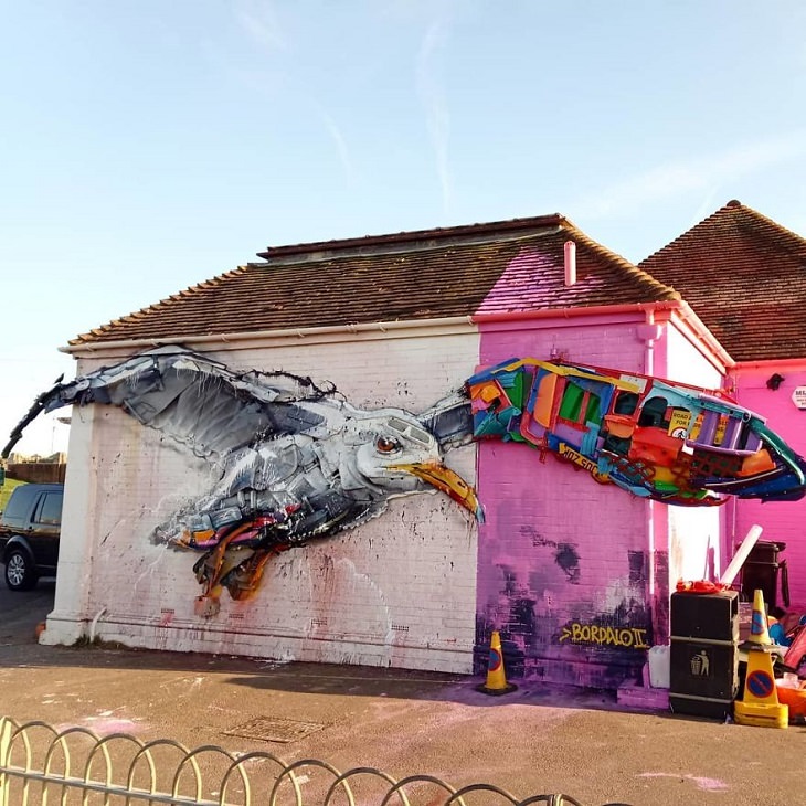 Animal Sculptures made of Trash by Portuguese Artist Artur Bordalo (Bordalo II), with an important anti-pollution message about the environment, ​seagull