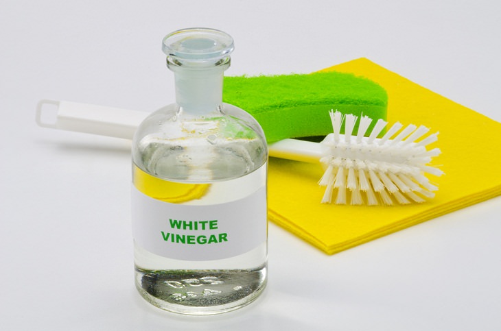 Vinegar cleans 