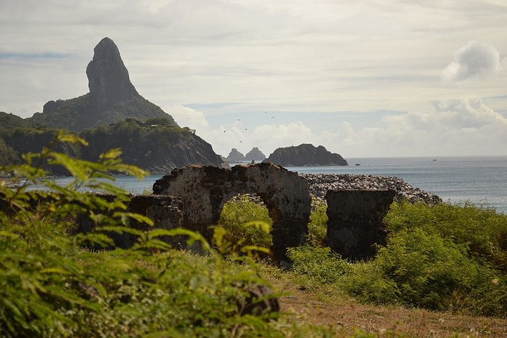 Beautiful historic sights, ruins and the many beaches of Fernando de Noronha in Pernambuco, Brazil, UNESCO World Heritage Site since 2001, Iconic ruins of a fort in Fernando de Noronha