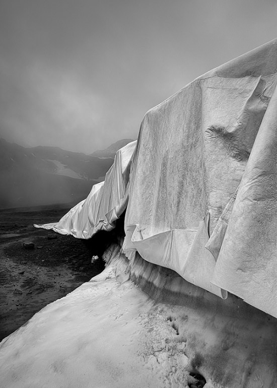 Winners of the 2019 Monochrome Photography Competition, 2nd Place Winner: Nature Discovery of the Year, Amateur, Klimawandel und globale Erwärmung (Climate change and global warming), By Jacek Krefft