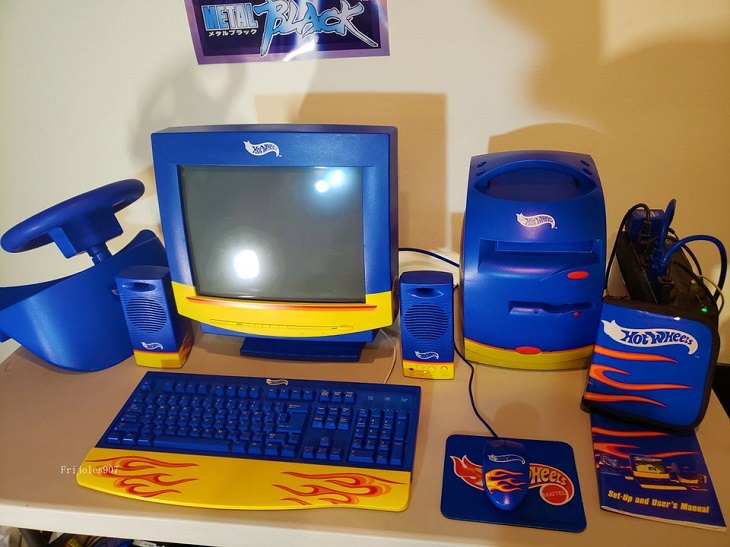 Bizarre looking and weirdly designed laptops, computers and PC’s, Hot Wheels PC, 1999