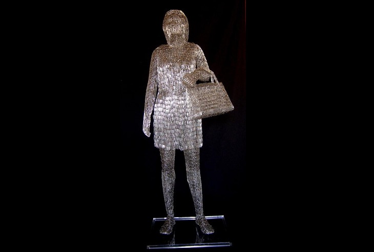 Incredibly beautiful paper clip sculptures and statues from Italian Artist Pietro D’Angelo, La Borsetta (The Handbag)