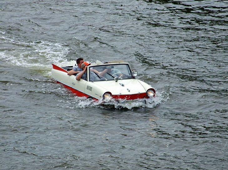 Unique, strange, bizarre and weirdly designed cars from major car companies throughout history, 1961 Amphicar Model 770