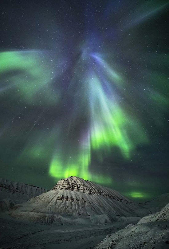 Shortlisted entries and finalists for the David Malin Awards in Astronomy photography, also known as astrophotography, held during the 2019 AstroFest of the Central West Astronomical Society, along with CSIRO, "Svalbard Illumination", By Alex van Harmelen, Category: Nightscapes