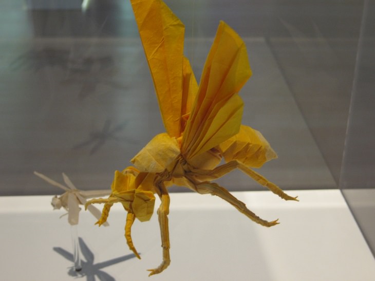 Origami animals, real and mythological, designed by Japanese origami expert Satoshi Kamiya, Wasp