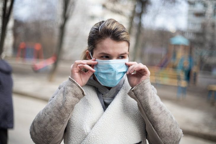 Doctors do experiments to show masks are safe, do not affect breathing, oxygen levels or heart rates, including running 35k (22 miles) marathon with a mask on