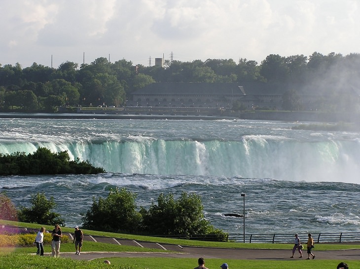 Sights, trails, cruises, activities, natural wonders and fun family events found at Niagara Falls between New York, United States and Ontario, Canada, A walking path in Niagara Falls State Park