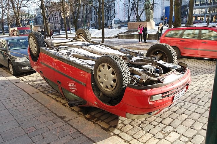 Hilarious parking and driving fails