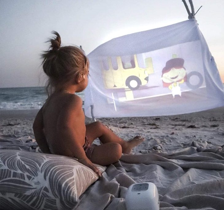 Ingenious and must-have garden gadgets, devices and items, Portable movie theater