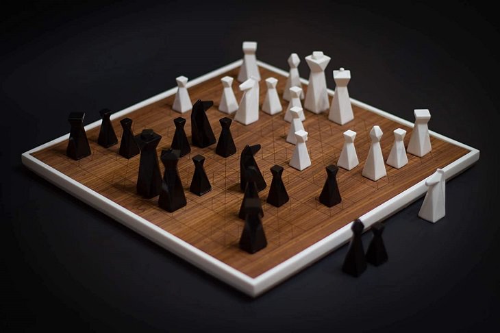 Unique and creative chess sets, Geometric Chess Set