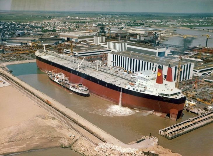 Photographs that show the size of objects and animals by comparison, giant ship next to smaller ship