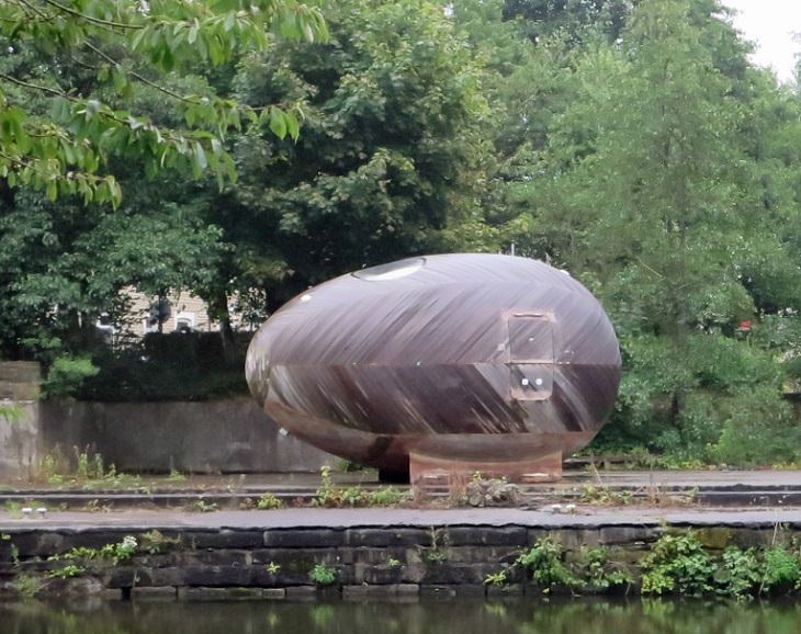 Unique and bizarre designs for boats, watercrafts, ships, yachts and other water vehicles, The Exbury Egg