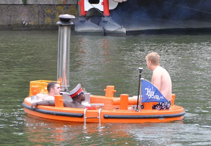 Unique and bizarre designs for boats, watercrafts, ships, yachts and other water vehicles, The ‘Hot Tug’ Hot Tub Boat