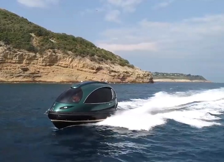 Unique and bizarre designs for boats, watercrafts, ships, yachts and other water vehicles, The Jet Capsule