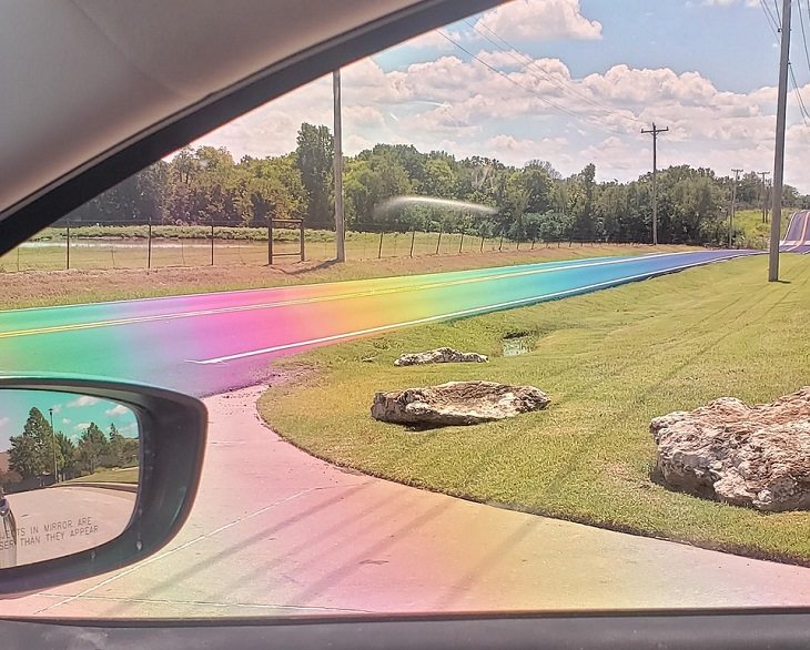 Cool mistaken experiments and events that show accidental science can be beautiful, What happens when you see the sun hit a newly paved tarmac through a polarized window
