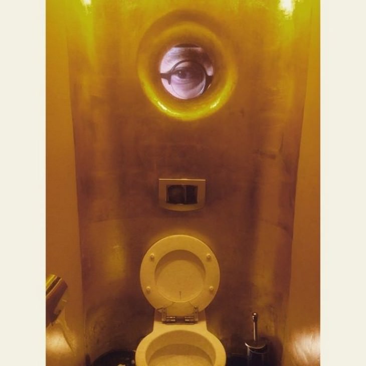 Outrageous Toilet Designs peephole