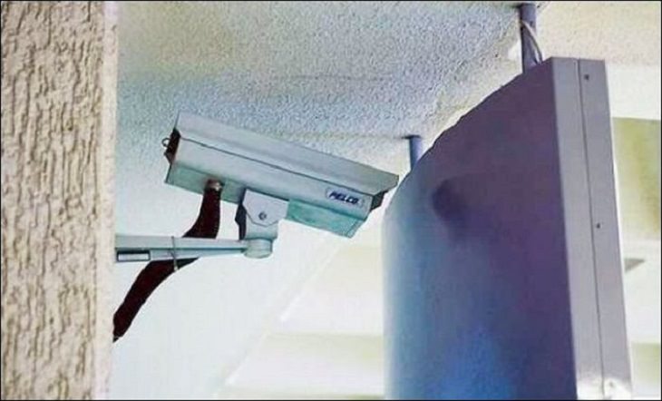 More hilarious construction fails and planning mistakes and errors, security camera blocked by structure