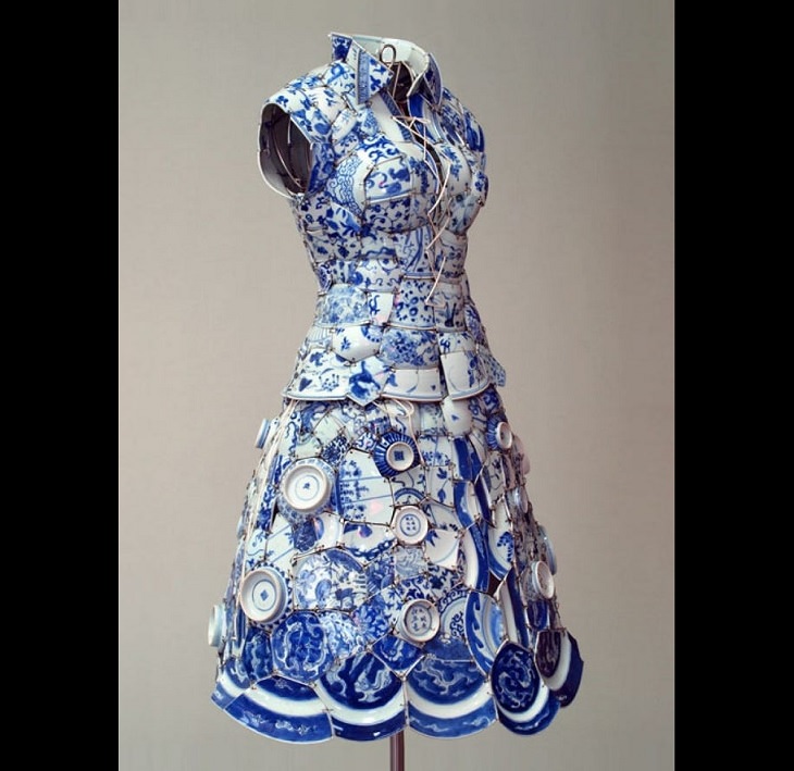 Beautiful artistic creations made by humankind and civilization over time, A dress made entirely of porcelain, by artist Li Xiaofeng
