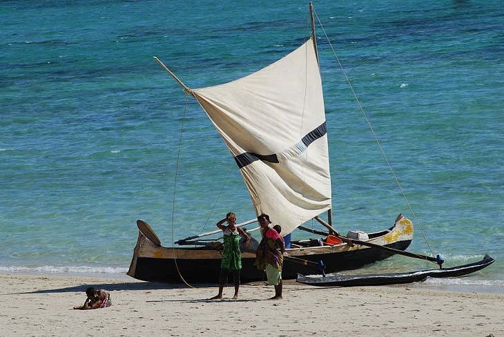 Lesser known types of boats with unusual names, Pirogue