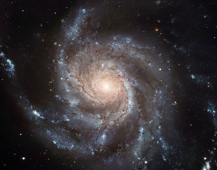 Photo gallery of the most unusual and strangely beautiful galaxies found in the universe and across space, The Pinwheel Galaxy (also known as Messier 101, M101 or NGC 5457)