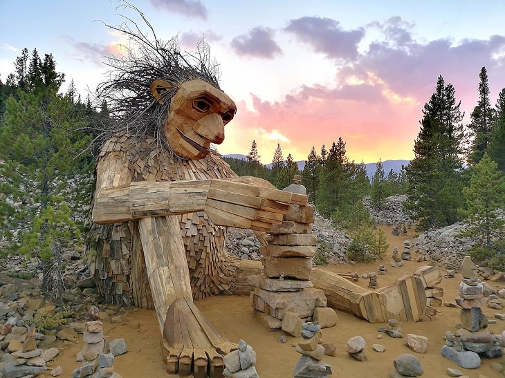 Beautiful, creative, fun and friendly troll sculptures made from recycled wood and garbage by artist Thomas Dambo found all over the world, Isak Heartstone, in Breckenridge, Colorado, USA