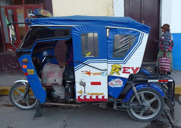 Bizarre, strange, unique and creatively designed taxi cabs found all around the world, Puno Moto Taxi, Peru