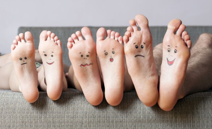 feet happy and sad